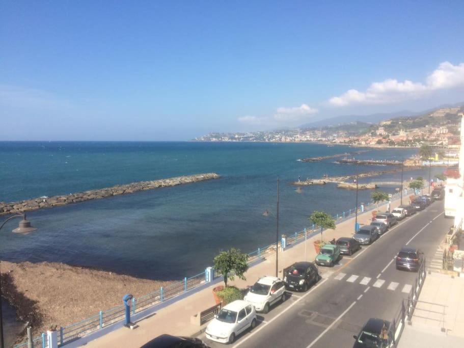 Апартаменты Sea View, In The Old Town Санто-Стефано-аль-Мар Экстерьер фото